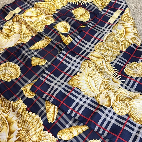 Burberrys Silk Sea Shell Scarf - Picture 6 of 7